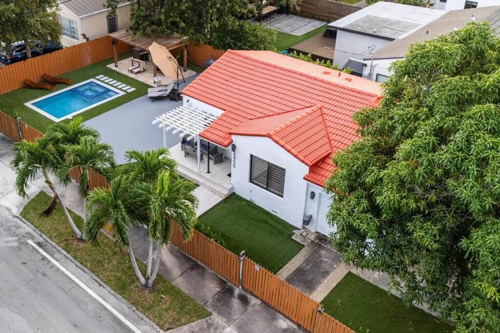 Luxury Retreat 3b ,2ba Pool , Coral Gables Center Ferienhaus *