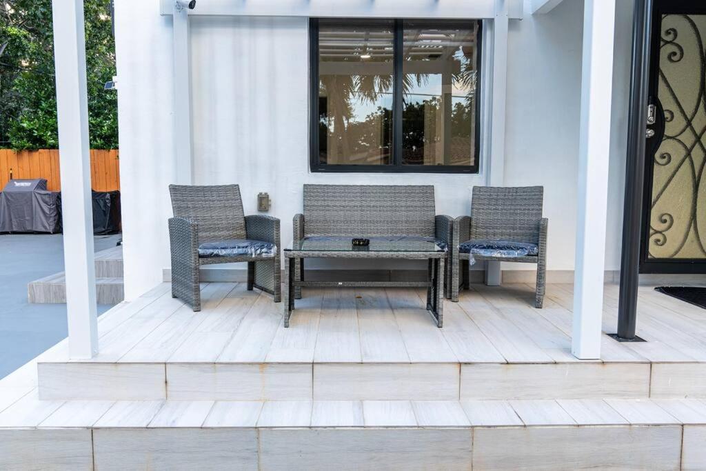 Luxury Retreat 3b ,2ba Pool , Coral Gables Center Ferienhaus Miami