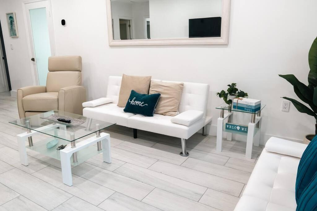 Luxury Retreat 3b ,2ba Pool , Coral Gables Center Ferienhaus *